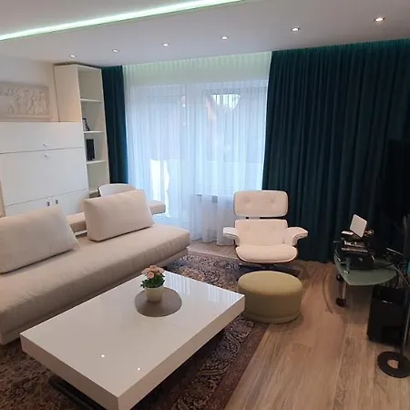 Und Ferienwohnung, Wohnen Auf Zeit, Callenberger Strasse, Apartment