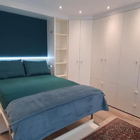 Und Ferienwohnung, Wohnen Auf Zeit, Callenberger Strasse, شقة